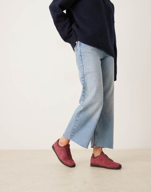 Calvin Klein suede low runner trainers in burgundy, 3 of 5
