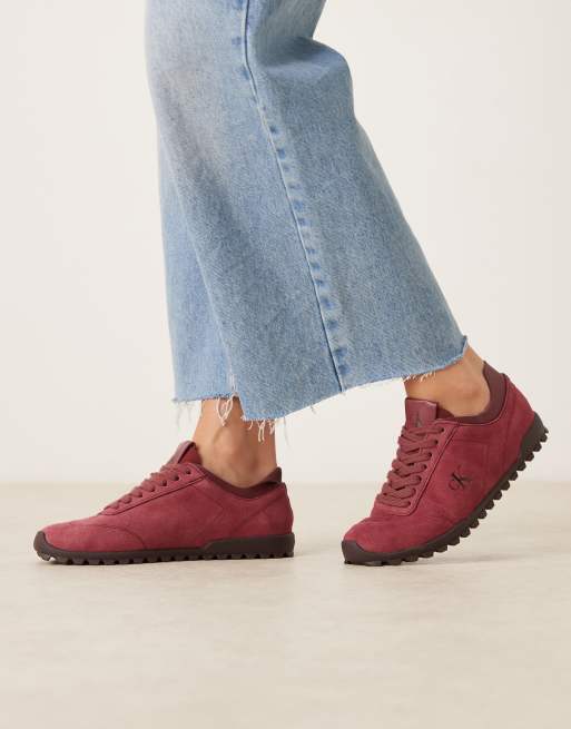 Calvin Klein suede low runner trainers in burgundy, 4 of 5