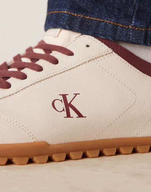 Calvin Klein suede low runner trainers with gum sole in off white, 3 of 5
