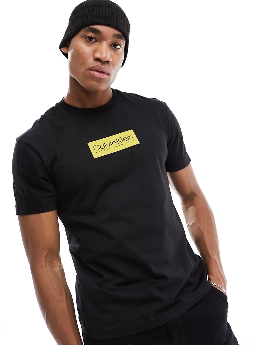calvin klein - svart t-shirt med upphöjd gummilogga-svart/a