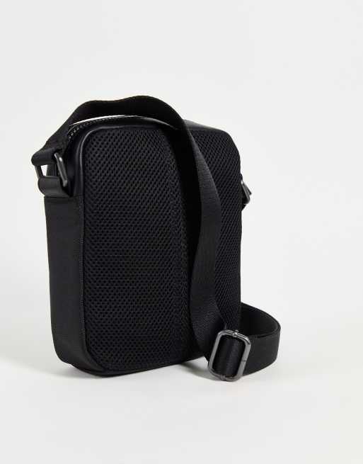 Calvin Klein – Svart väska i läderimitation med logga, 2 av 4