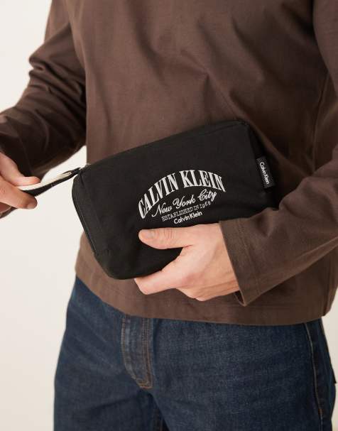 Calvin Klein – Svart väska med tryck - view 1