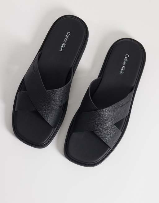 Calvin Klein – Svarta sandaler i äkta läder med korsade remmar, 3 av 4