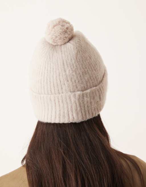 Calvin Klein – Szara, szczotkowana czapka beanie z pomponem, 2 z 3