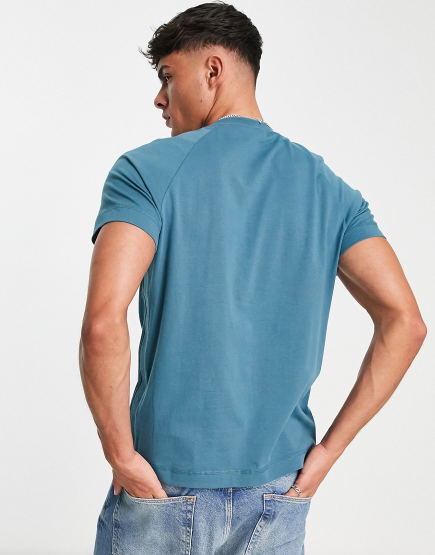 T-shirt blu in cotone con logo centrale - MBLUE - Calvin Klein T-shirt donna  - immagine2