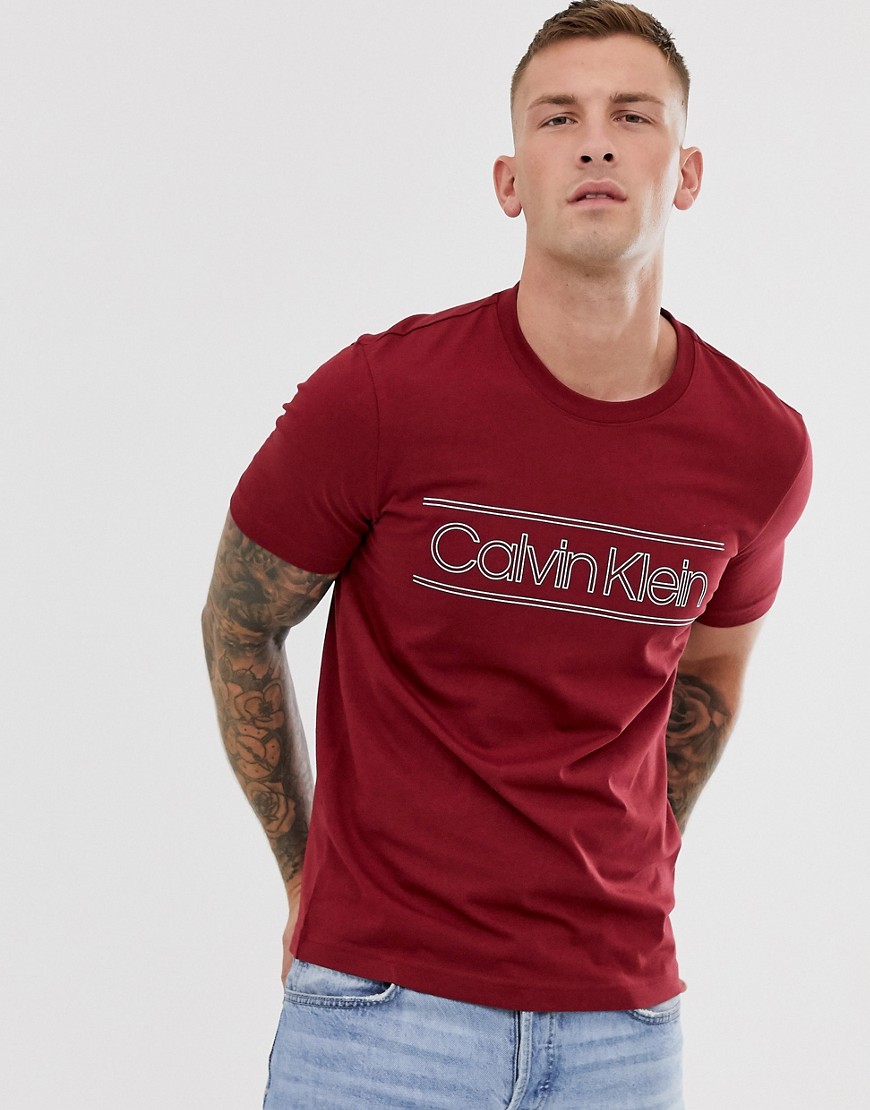 Calvin Klein - T-shirt bordeaux con profilo del logo sul petto-Rosso