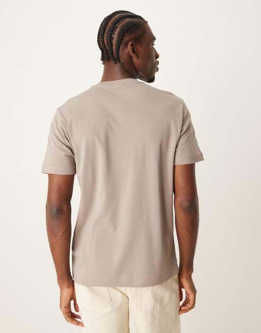 Calvin Klein - T-shirt effet entrelacé à petit logo - Beige, 2 de 4