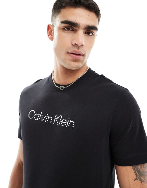 Calvin Klein – T-Shirt in Schwarz mit Logo in abgebauter Optik