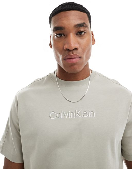 Calvin Klein - T-shirt met schaduwlogo in reliëf in beige