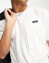 Klein ASOS logo stacked | in Calvin white t-shirt Jeans