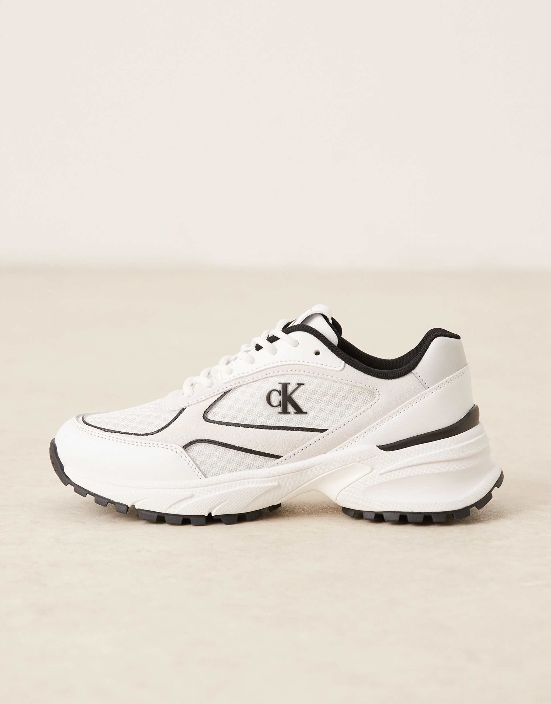 calvin klein tokyo running sneakers in white and black