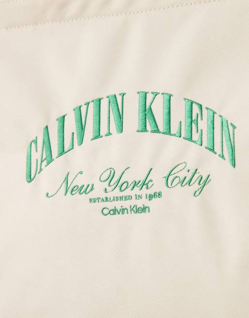 Calvin Klein – Tragetasche in Weiß mit Grafikprint, 3 von 4