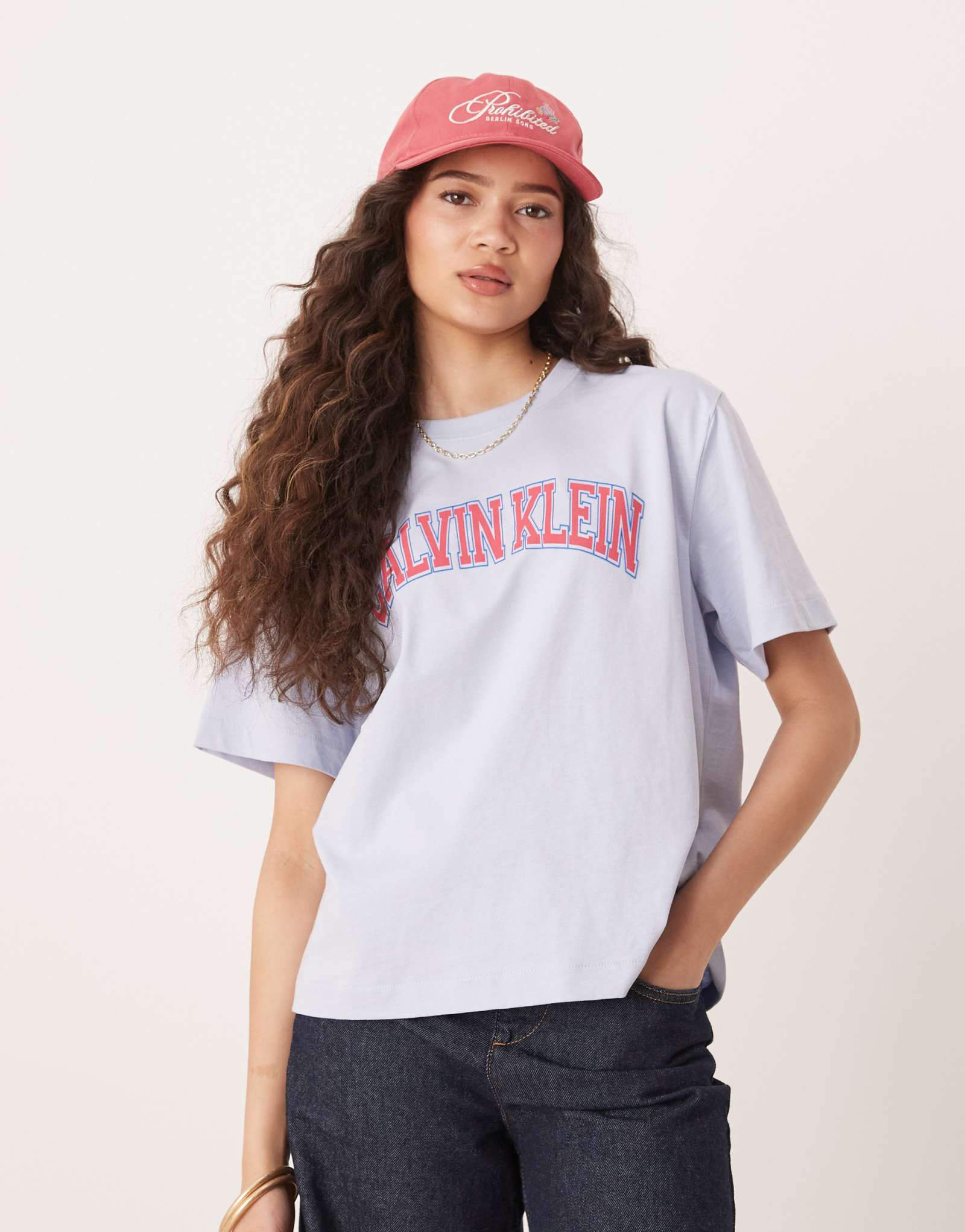 Футболка Calvin Klein varsity нежно-голубого цвета 