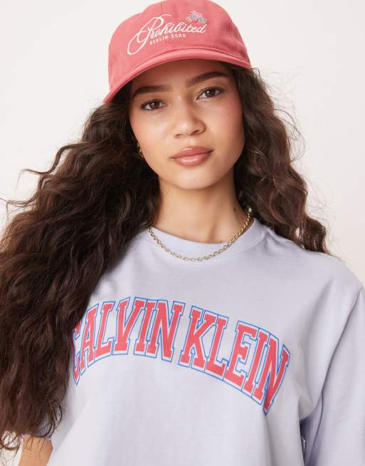 Calvin Klein - Varsity T-shirt in babyblauw , 2 van 4