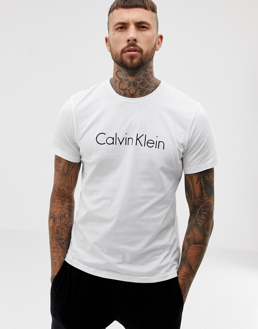 Calvin Klein – Vit t-shirt med rund halsringning