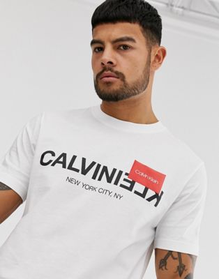Calvin Klein – Vit t-shirt med spegellogga