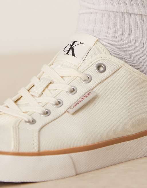 Calvin Klein vulc canvas trainers in off white, 3 of 5