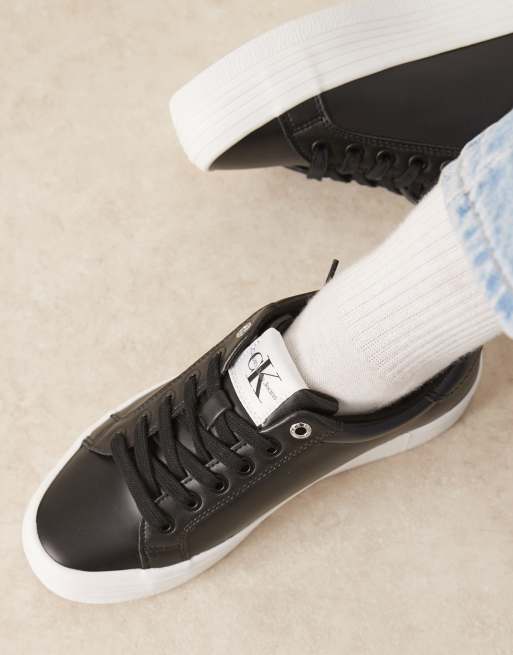 Calvin Klein – Vulc – Svarta och vita sneakers med flatform-sula, 5 av 5