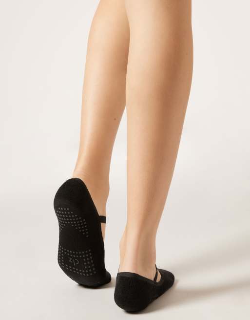 Calzedonia Non-slip crossover pilates socks in black, 2 of 4