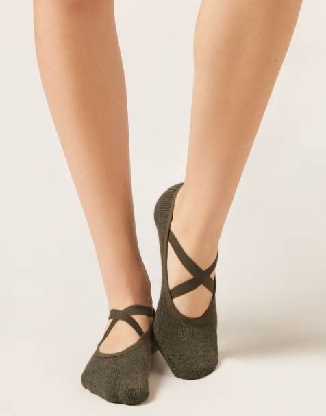 Calzedonia Non-slip crossover pilates socks in military green - view 1