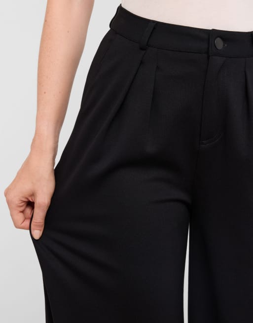 Calzedonia Pleated palazzo trousers in black, 3 of 6