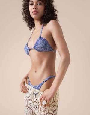Calzedonia Triangle bikini top paisley in light blue