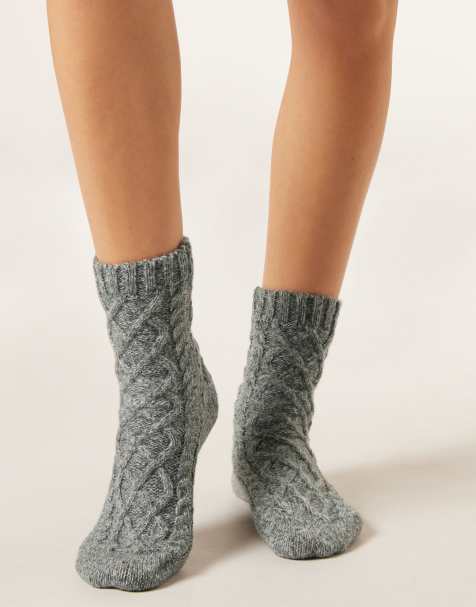 Calzendonia Short Cable-Pattern Socks in Grey Blend - view 1