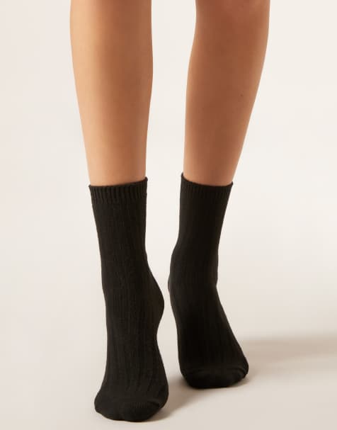Calzendonia Simple Ribbed Socks in Black - view 1
