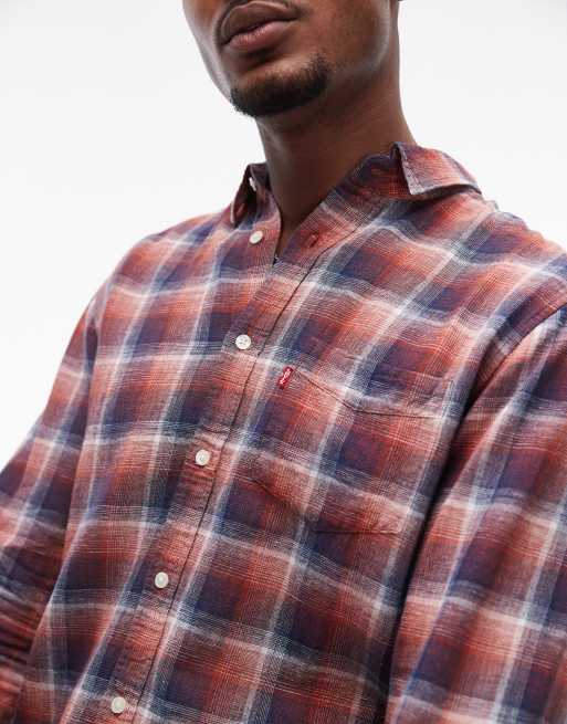 Camisa a cuadros azul marino de corte estándar con 1 bolsillo de mezcla de algodón y lino Sunset de Levi's, 2 de 4