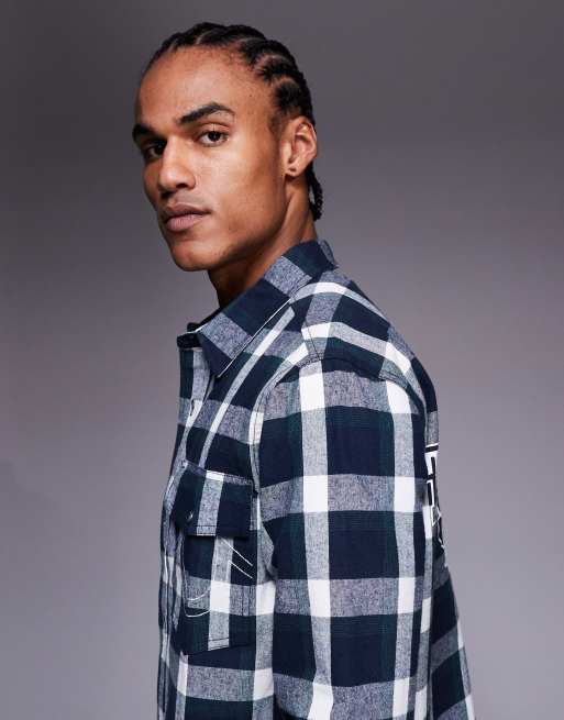 Camisa a cuadros azules de manga larga con estampado en la espalda y logo de True Religion, 4 de 5