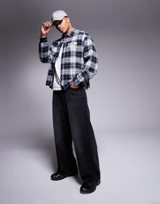Camisa a cuadros de corte cuadrado extragrande con estampado en el pecho y la espalda de ASOS DESIGN, 3 de 4
