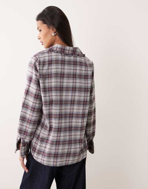 Camisa a cuadros extragrande con ribete de volante de Miss Selfridge, 4 de 4
