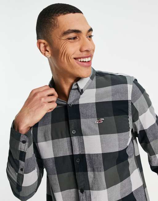 Camisa a cuadros grises y negros de corte slim con logo de Hollister