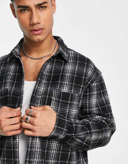 Camisa a cuadros negros de manga larga de franela de SikSilk, 2 de 4
