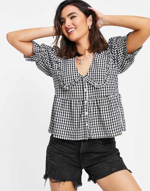 Camisa a cuadros vichy monocromáticos con cuello tipo babero de Miss Selfridge