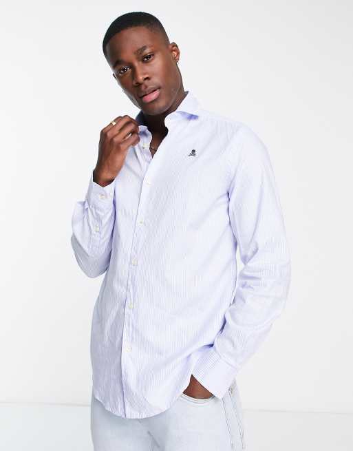 Camisa blanca con rayas cheap azules hombre