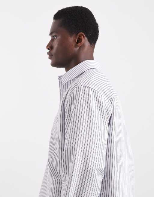 Camisa a rayas burdeos holgada sin cierres con bolsillo y bordado en el pecho de ASOS DESIGN, 4 de 5