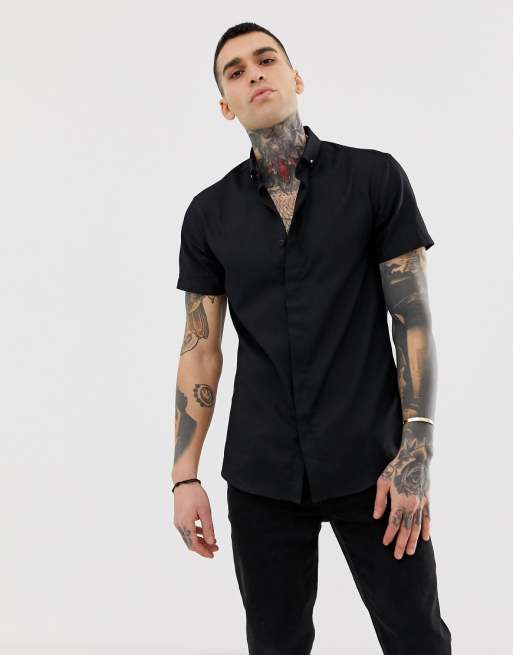 Camisa Ajustada De Manga Corta Negra Con Puntas Para Cuello Con