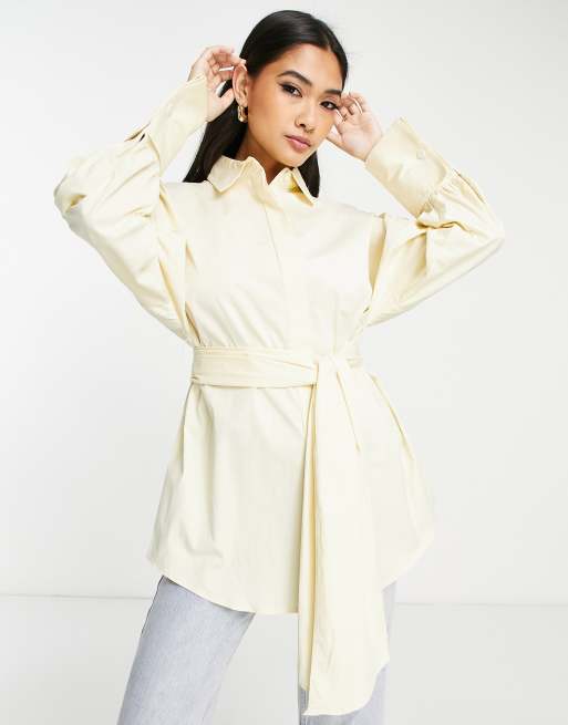 Camisa amarilla con mangas abullonadas y lazada en la cintura Adelina de C/MEO