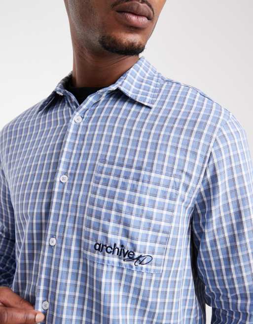 Camisa azul a cuadros de corte estándar con bordado en el pecho de ASOS DESIGN, 5 de 5