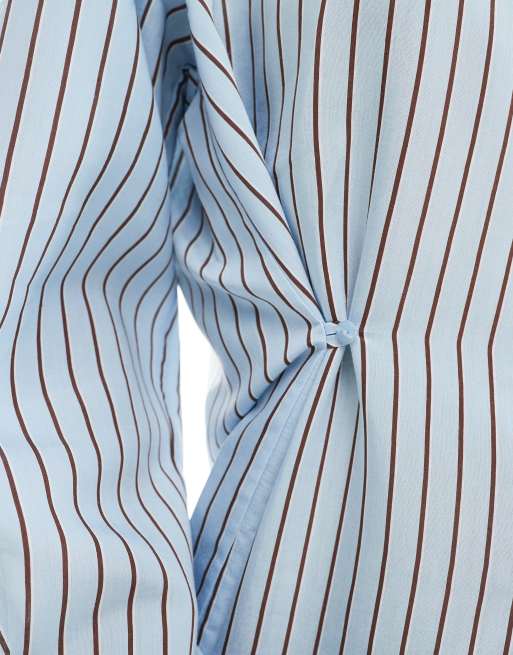 Camisa azul a rayas marrones con detalle de botón en la cintura efecto entallado de ASOS DESIGN, 5 de 5
