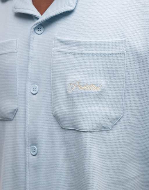 Camisa azul cielo de manga corta con cuello de solapas de tejido gofrado de Prohibited (parte de un conjunto), 4 de 5