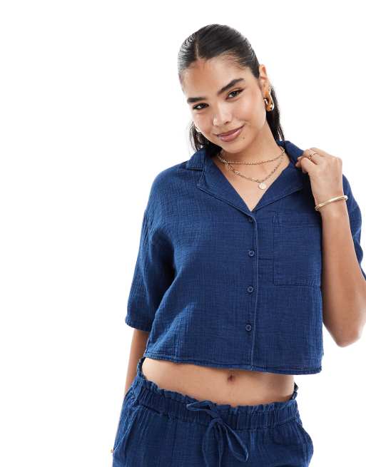 Camisa azul de tejido efecto lino de Mango (parte de un conjunto)