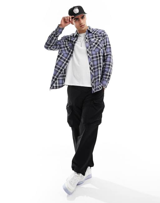 Camisa azul estilo wéstern de manga larga con lavado a la piedra de Wrangler