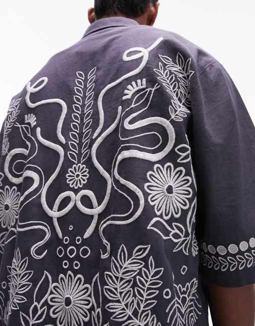 Camisa azul holgada de manga corta con bordados en la espalda de Topman (parte de un conjunto), 3 de 4
