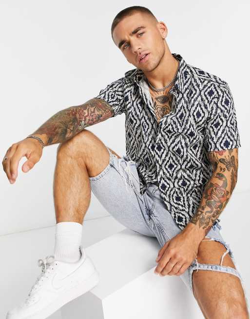 Camisa azul marino de manga corta estampada de Topman