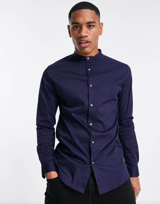 Camisa azul marino entallada con cuello mao de River Island ASOS