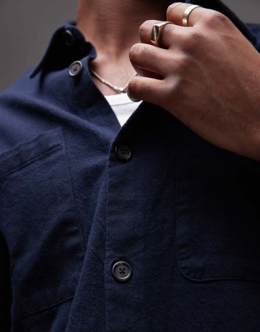 Camisa azul marino extragrande con bolsillos de Selected , 2 de 4