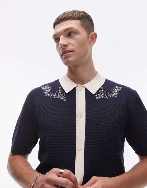 Camisa azul marino holgada con bordados de punto de Topman, 2 de 4
