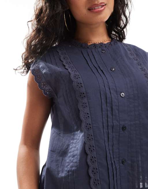 Camisa azul sin mangas con detalle de ribete de bordado inglés de ASOS DESIGN, 3 de 4